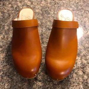 JCREW CLOGS 7.5